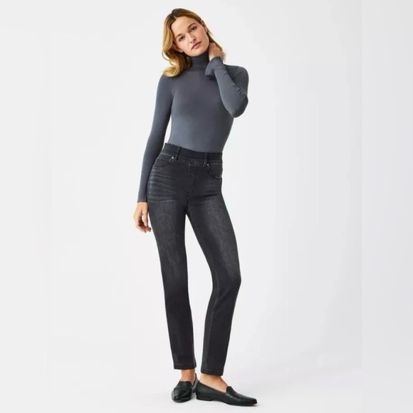 SPANX Ankle Straight Leg Jeans Black - Picture 2 of 8